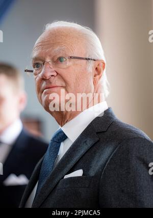 Ostersund, Schweden. 03. April 2023. Schwedischer König Carl XVI Gustaf in Ostersund während des königlichen Besuchs in Jamtland County am 3. April 2023 anlässlich des 50. Jubiläums des Königs auf dem Thron. Foto: Pontus Lundahl/TT/kod 10050 Kredit: TT News Agency/Alamy Live News Stockfoto