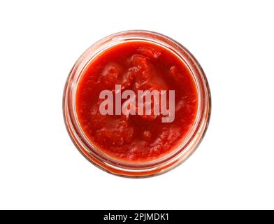 Glasbehälter mit köstlichem Lecho aus der Dose isoliert auf Weiß, Blick von oben Stockfoto