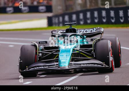 MELBOURNE, AUSTRALIEN - APRIL 01: Lance Walk of Canada fährt den Aston Martin AMR23 Mercedes während des kostenlosen Trainings beim Australian Grand Prix 2023 Stockfoto