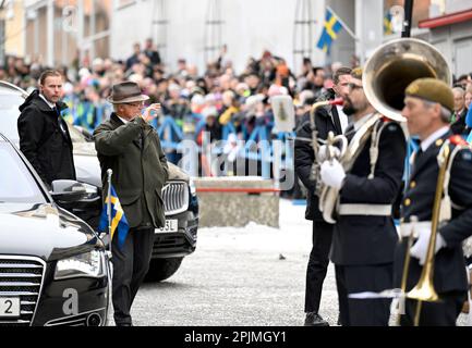 Ostersund, Schweden. 03. April 2023. Der schwedische König Carl XVI Gustaf besucht Ostersund in Jamtland County am 3. April 2023, um das 50. Jubiläum des Königs auf dem Thron zu feiern.Foto: Pontus Lundahl/TT/kod 10050 Kredit: TT News Agency/Alamy Live News Stockfoto