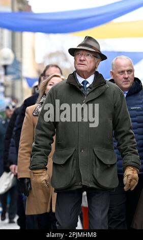 Ostersund, Schweden. 03. April 2023. Der schwedische König Carl XVI Gustaf besucht Ostersund in Jamtland County am 3. April 2023, um das 50. Jubiläum des Königs auf dem Thron zu feiern.Foto: Pontus Lundahl/TT/kod 10050 Kredit: TT News Agency/Alamy Live News Stockfoto