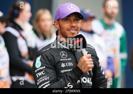 MELBOURNE, AUSTRALIEN - 01. APRIL: Lewis Hamilton aus Großbritannien, nachdem er sich für 3. beim australischen Grand Prix 2023 im Albert Park in Melbourne, A qualifiziert hat Stockfoto