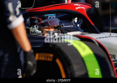 Albert Park, 2. April 2023 Nyck De Vries (NED) von Team AlphaTauri im Boxenausgang vor einem Neustart mit noch 2 Runden. Corleve/Alamy Live Newscloseup, Nahaufnahme, Teleeinstellung Stockfoto
