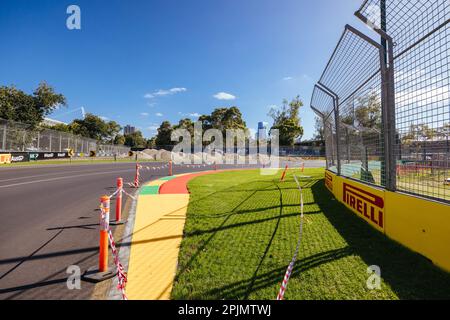 MELBOURNE, AUSTRALIEN - MÄRZ 17 2022: Streckenaufbau und Vorbereitungen für den Grand Prix 2023 der Formel 1 von Australien vom 30. März bis 2. 20. April Stockfoto