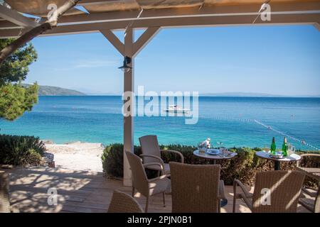 Bootsausflug von Trogir entlang Küstendörfern Stockfoto