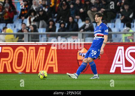 Rom, Italien. 02. April 2023. Alessandro Zanoli (UC Sampdoria) während der italienischen Fußballmeisterschaft Am 02. Juli 2023 Im Olimpic-Stadion in Rom Ein 2022/2023:1-Spiel zwischen AS Roma und UC Sampdoria. Kredit: Unabhängige Fotoagentur/Alamy Live News Stockfoto