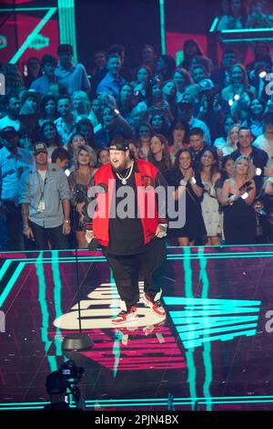 Preisträger JELLY ROLL, auch bekannt als JASON DEFORD, nimmt bei den Country Music Television (CMT) Music Awards 2023, die am 2. April 2023 im Moody Center zum ersten Mal in Austin, Texas, abgehalten werden, eine Auszeichnung entgegen, bevor das Publikum ausverkauft ist. Kredit: Bob Daemmrich/Alamy Live News Stockfoto