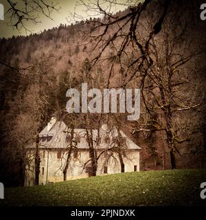 Eine Abhängigkeit des Klosters Grande Chartreuse, digital veränderte Ansicht, Saint-Pierre de Chartreuse, Isere, Frankreich Stockfoto