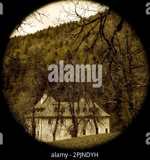 Eine Abhängigkeit des Klosters Grande Chartreuse, digital veränderte Ansicht, Saint-Pierre de Chartreuse, Isere, Frankreich Stockfoto