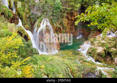 Wasserfall im Nationalpark Plitvicer Seen, Kroatien Stockfoto