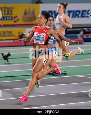 Mujinga Kambundji aus der Schweiz nimmt an den 60m-Läufen der Frauen bei den Europameisterschaften der Leichtathletik in der Ataköy Athletics Arena in Istanb Teil Stockfoto