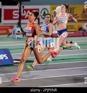 Mujinga Kambundji aus der Schweiz nimmt an den 60m-Läufen der Frauen bei den Europameisterschaften der Leichtathletik in der Ataköy Athletics Arena in Istanb Teil Stockfoto