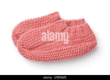 Seitenansicht der pinkfarbenen handgestrickten Slipper-Socken aus Wolle, isoliert auf Weiß Stockfoto