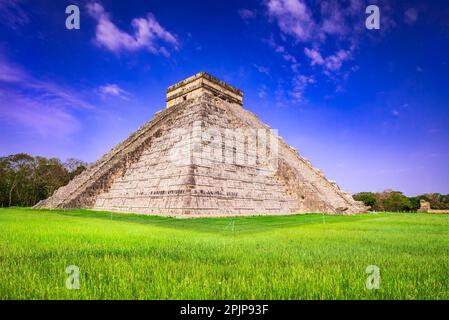Chichen Itza, Mexiko. Castillo Pyramide der Tempel von Kukulkan, die berühmten Ruinen des Maya-Reiches auf der Yucatan-Halbinsel Stockfoto