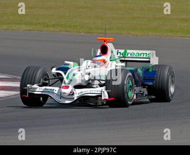 Rubens Barrichello fährt für das Honda F1 Team während der Tests auf der Silverstone Grand Prix Rennstrecke am 26. Juni 2008. Stockfoto