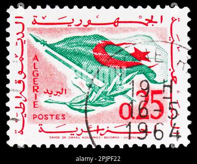 MOSKAU, RUSSLAND - 26. MÄRZ 2023: In Algerien gedruckte Briefmarken zeigen Symbol der Revolution, Unabhängigkeitsserie, um 1963 Stockfoto