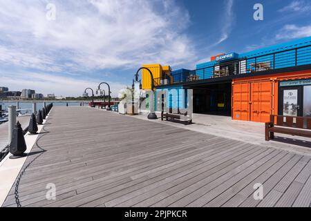 Doha, Katar - 18. März 2023: Box Park befindet sich am alten Hafen von Doha und ist das neueste Trendziel in Katar. Stockfoto