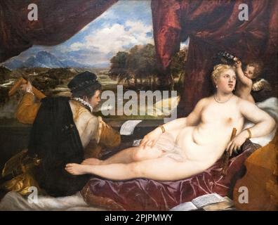 Tizianisches Gemälde, italienische Renaissance-Kunst, Venus gekrönt von Amor mit einem Lute-Spieler, 1555-65, venezianischer Künstler aus dem 16. Jahrhundert, Italien. Stockfoto
