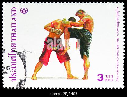 MOSKAU, RUSSLAND - 26. MÄRZ 2023: In Thailand gedruckte Briefmarke zeigt Sport, Heritage Conservation Day 2003 - Thai Boxing Serie, ca. 2003 Stockfoto