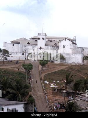 Cape Coast Castle in Cape Coast, Ghana in Westafrika. Mit Blick auf den Golf von Guinea. Es war ein Ausgangspunkt des Sklavenhandels Stockfoto