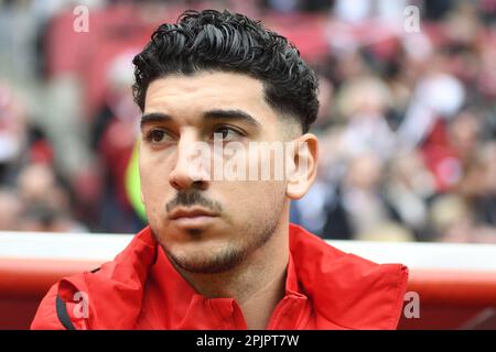 Köln, Nordrhein-Westfalen, Deutschland. 2. April 2023. Der FC Köln Mittelfeldspieler DIMITRIS LIMNIOS (19, Mitte) steht vor dem Spiel des FC Köln-Borussia Monchengladbach Bundesliga am 2. April 2023 im RheinEnergieStadion in Köln. (Kreditbild: © Kai Dambach/ZUMA Press Wire) NUR REDAKTIONELLE VERWENDUNG! Nicht für den kommerziellen GEBRAUCH! Stockfoto