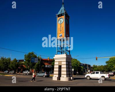 Der Uhrenturm in Malargüe, Mendoza, Argentinien, wurde 2000 eingeweiht, um dem 50. Jahrestag der zweiten Gründung der Stadt zu gedenken. Stockfoto