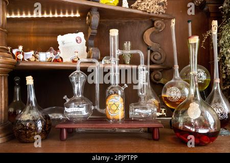 Historischer Alchemist-Workshop Speculum Alchemiae, Prag, Tschechische Republik Stockfoto