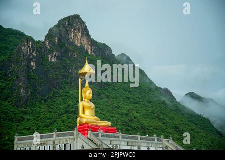 The Wat Hup Ta Khot im Sam ROI Yot National Park in der Provinz Prachuap Khiri Khan in Thailand, Thailand, Hua hin, Dezember 2022 Stockfoto