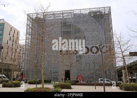 Les Docks Village, Place de la Joliette, La Joliette District, Marseille, Bouches-du-Rhone, Provence, Frankreich, Mittelmeer, Europa Stockfoto