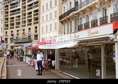 Restaurants am Quai du Port, Vieux Port (Alter Hafen), Marseille, Bouches-du-Rhone, Provence, Frankreich, Mittelmeer, Europa Stockfoto