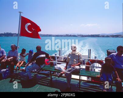 Über die Dardanelles-Straße in der Türkei Stockfoto