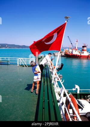 Über die Dardanelles-Straße in der Türkei Stockfoto