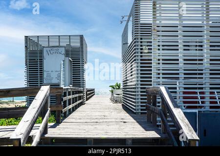 Kiosk Maresia, Praia Falesia, Villamoura, Portugal. Gegenüber dem Crowne Plaza Hotel, am Strand von Vilamoura gelegen. Stockfoto