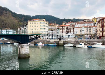 Wunderschöne Altstadt Ondarroa im Baskenland, Spanien. Hochwertige Fotografie Stockfoto