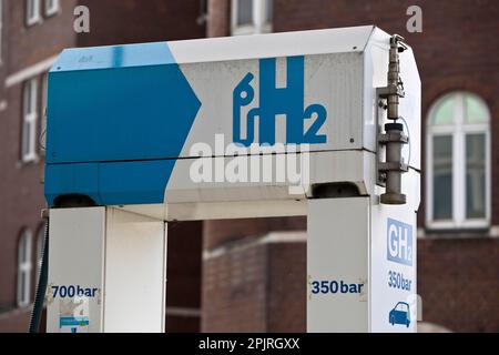 Wasserstofftankstelle, Wasserstoffstation HafenCity, eine von etwa hundert Wasserstofftankstellen in Deutschland, Hamburg, Deutschland Stockfoto