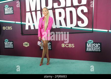Austin, USA. 02. April 2023. Mackenzie Porter nimmt am 02. April 2023 im Moody Center in Austin, Texas, an den CMT Music Awards 2023 Teil. Foto: Holly Jee/imageSPACE Credit: Imagespace/Alamy Live News Stockfoto