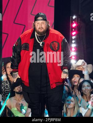 Jelly Roll, Gewinner des Male Breakthrough Video of the Year „Son of a Sünder“, spricht auf der Bühne bei den CMT Music Awards 2023 im Moody Center am 02. April 2023 in Austin, Texas. Foto: Amy Price/imageSPACE Stockfoto