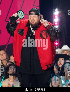 Jelly Roll, Gewinner des Male Breakthrough Video of the Year „Son of a Sünder“, spricht auf der Bühne bei den CMT Music Awards 2023 im Moody Center am 02. April 2023 in Austin, Texas. Foto: Amy Price/imageSPACE Stockfoto