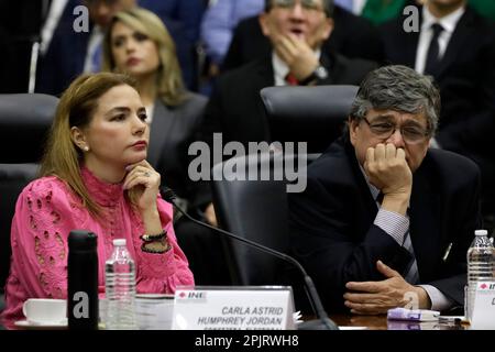 Mexiko-Stadt, Mexiko. 3. April 2023. Wahlberater Carla Humphrey und Uuc - KiB Espadas auf der Tagung des National Electoral Institute in Mexico City. Am 3. April 2023 in Mexiko-Stadt, Mexiko (Kreditbild: © Luis Barron/Eyepix via ZUMA Press Wire) NUR REDAKTIONELLE VERWENDUNG! Nicht für den kommerziellen GEBRAUCH! Stockfoto