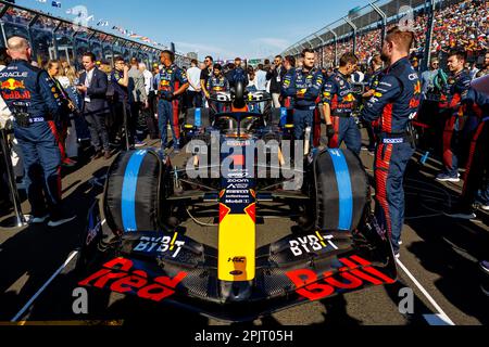 Melbourne, Australien. 02. April 2023. MELBOURNE, Australien, 2. APRIL 2023; der Rennwagen von Max Verstappan ist für das Rennen vorbereitet und parkt auf dem Startfeld, GRAND Prix VON AUSTRALIEN am 2. April 2023, Albert Park - Melbourne, FIA Formula1 World Championship, Raceday, Formel 1 Rennen in Australien, Motorsport, F1 GP, Honorarpflichtiges Foto, gebührenpflichtiges Bild, Copyright © Mark PETERSON/ ATP Images (PETERSON Mark/ATP/SPP). Guthaben: SPP Sport Press Photo. Alamy Live News Stockfoto