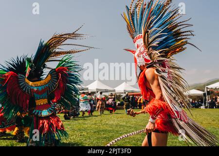 Malibu, Kalifornien, USA - 2. April 2023. Chumash Day Pow Wow und Stammesversammlungen. Der Malibu Bluffs Park feiert 23 Jahre Gastgeber des Stockfoto