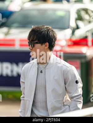 Melbourne, Australien. 31. März 2023 Formel-1-Fahrer Yuki Tsunoda betritt den Melbourne Walk während des Formel-1-Rolex-Grand Prix von 2023. Kredit: James Forrester / Alamy Live News Stockfoto