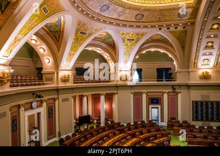 Minnesota, MN, USA - 8. Juni 2022: Die große Meeting Hall of House Chamber im Minnesota State Capitol Stockfoto