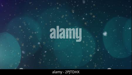 Bild von Sternen und Schnee, der über Lichtflecken auf schwarzem Hintergrund fällt Stockfoto