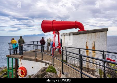 Nebelhorn am Ardnamurchan Lighthouse am Ardnamurchan Point, dem westlichsten Punkt auf dem britischen Festland, auf der Ardnamurchan-Halbinsel in Lochaber, Schottland Stockfoto