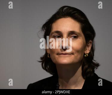 Schön, Frankreich. 03. April 2023. Amelie Oudea-Castera, französische Sportministerin, präsentiert die Ausstellung „Victories“ im Nationalen Sportmuseum im Rahmen der Eröffnung der Olympischen und Paralympischen Woche (OPW) am 03. April 2023 in Nizza, Frankreich. Foto: Laurent Coust/ABACAPRESS.COM Kredit: Abaca Press/Alamy Live News Stockfoto