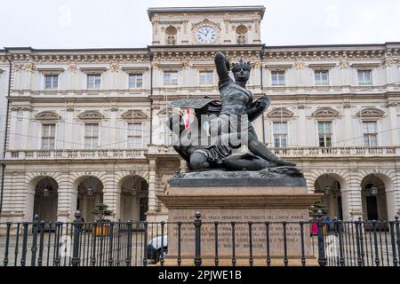 Piazza Palazzo di Citta' Platz, Denkmal des Conte Verde, Turin, Piemont, Italien, Europa Stockfoto