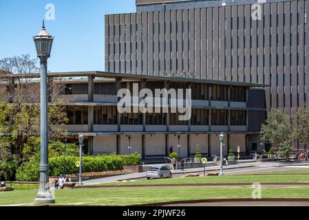 Die Fisher Library im modernistischen Stil, entworfen vom NSW Government Architect's Office, wurde 1962 eröffnet, und 1967 eröffnete der Copper Clad Library Stack Stockfoto