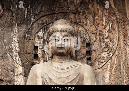 Longmen Grottoes, der buddhistische Tempel aus dem 5. Bis 7. Jahrhundert n. Chr. Tempel der Verehrung der Vorfahren. Henan, Luoyang, China Stockfoto