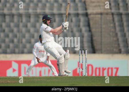 Lorcan Tucker schlägt während des alleinigen Testspiels zwischen Bangladesch und Irland im Sher-e-Bangla National Cricket Stadium, Mirpur, Dhaka, Bangladesch. Stockfoto